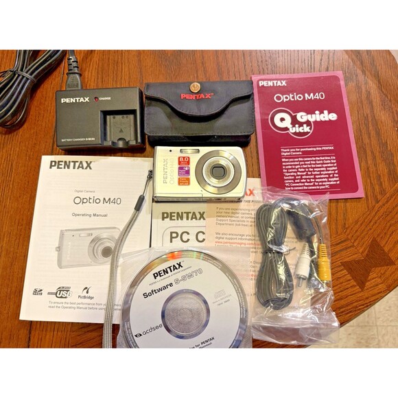 Pentax Optio M40 8.0MP Compact Digital Camera Silver w/ Battery, Charger, Etc - Picture 1 of 7